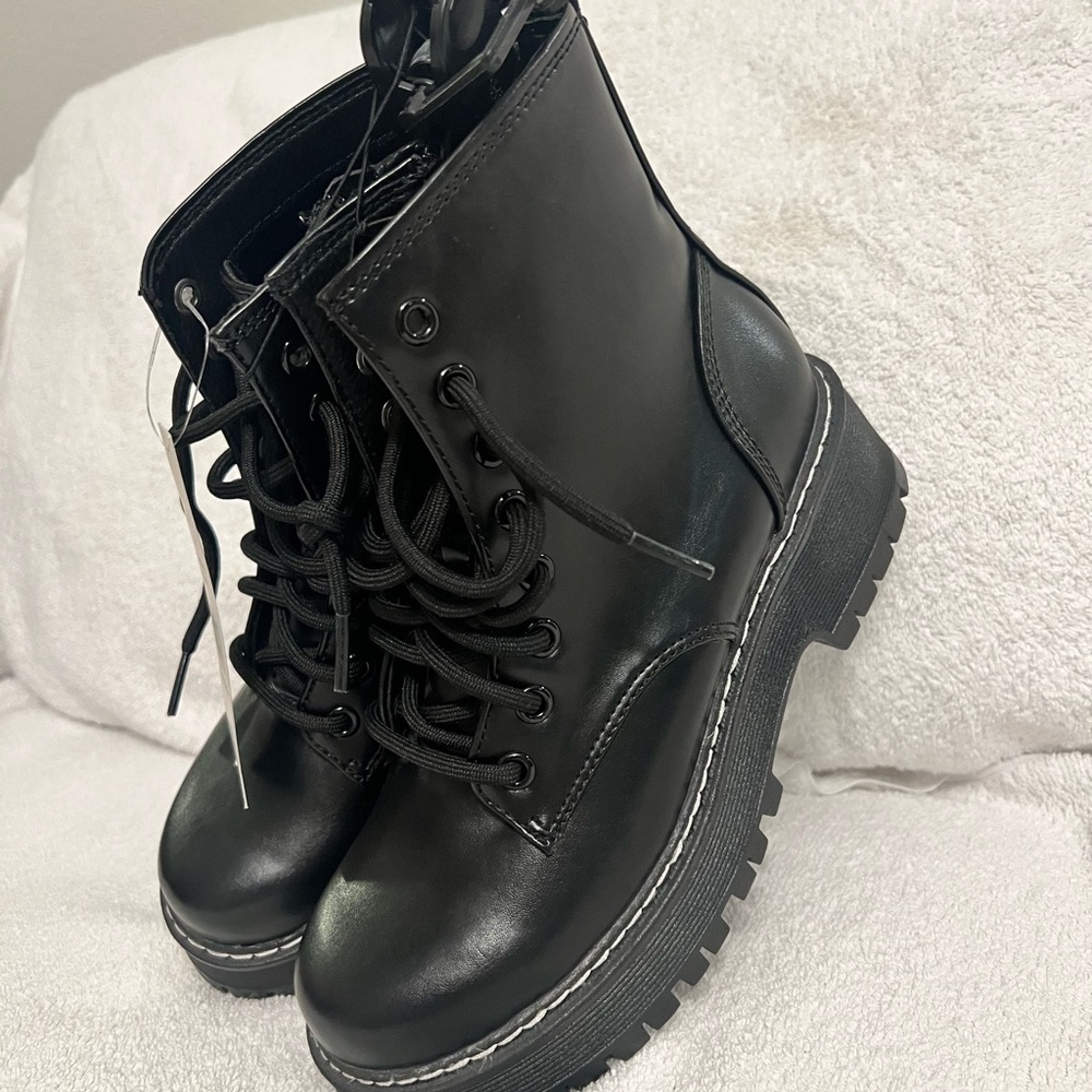 No Boundaries Black Combat Boots for Women - Picture 7 of 8